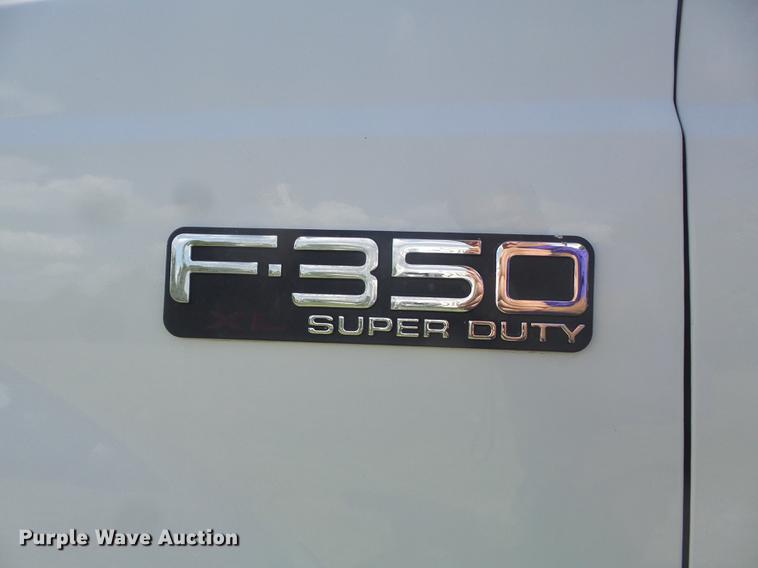 image for item DD7243 1999 Ford F350 Super Duty XL Crew Cab pickup truck