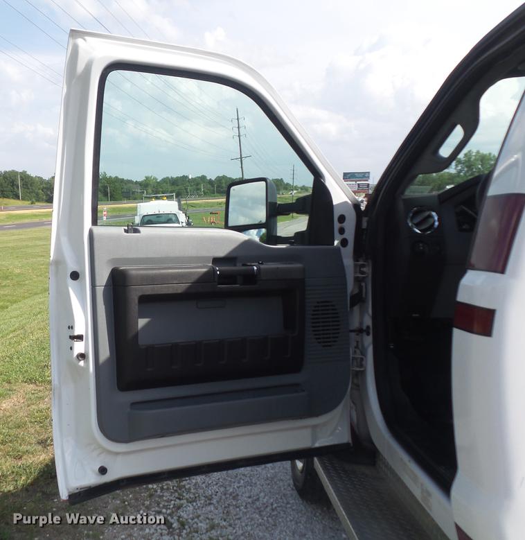 image for item DD7244 2011 Ford F450 Super Duty XLT truck cab and chassis