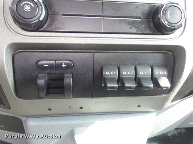 image for item DD7244 2011 Ford F450 Super Duty XLT truck cab and chassis