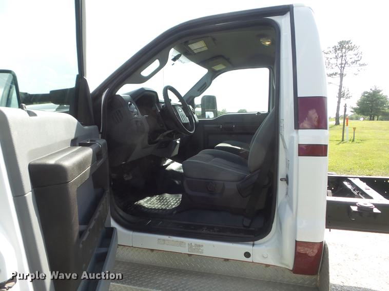 image for item DD7244 2011 Ford F450 Super Duty XLT truck cab and chassis