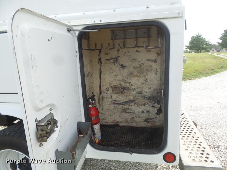 image for item DD7245 2000 Ford F450 Super Duty XL utility bed pickup truck