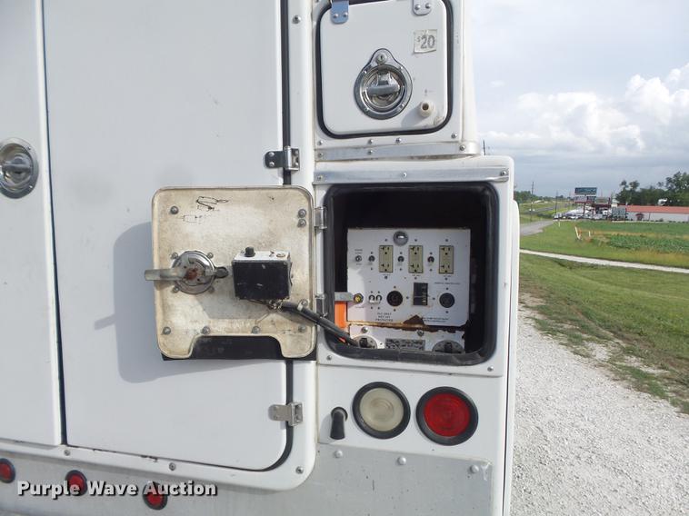 image for item DD7245 2000 Ford F450 Super Duty XL utility bed pickup truck