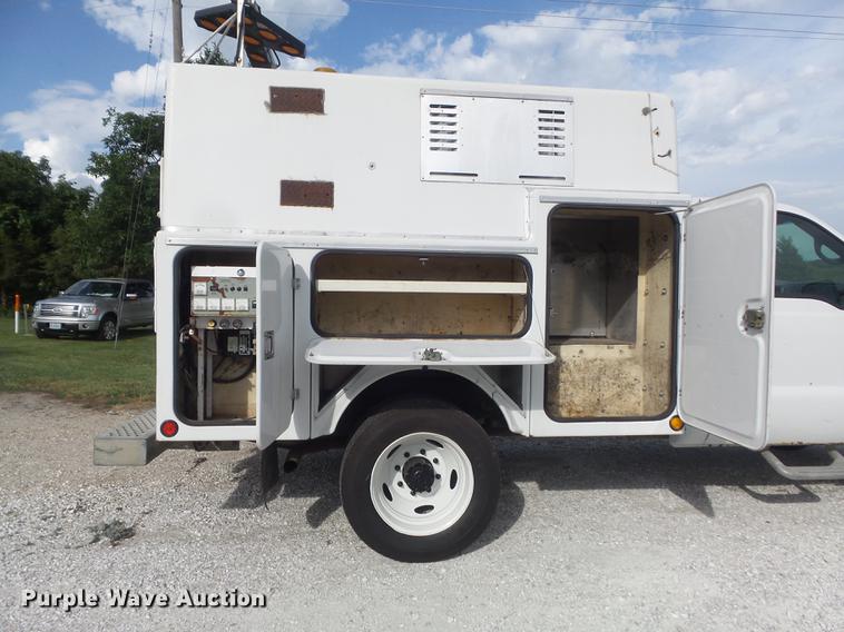 image for item DD7245 2000 Ford F450 Super Duty XL utility bed pickup truck