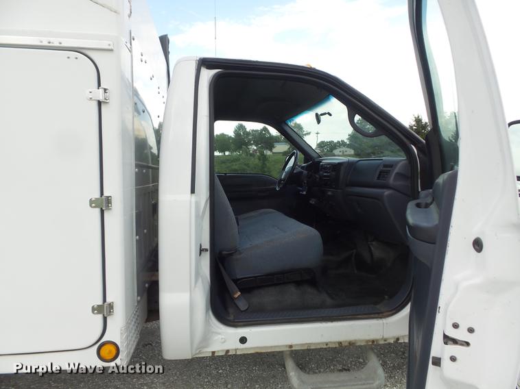 image for item DD7245 2000 Ford F450 Super Duty XL utility bed pickup truck