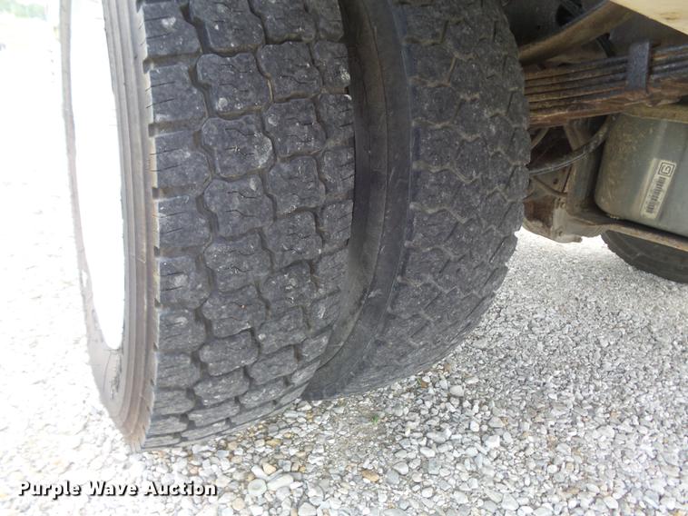 image for item DD7245 2000 Ford F450 Super Duty XL utility bed pickup truck