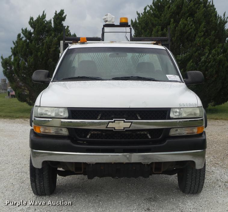 image for item DD7247 2002 Chevrolet Silverado 2500HD pickup truck