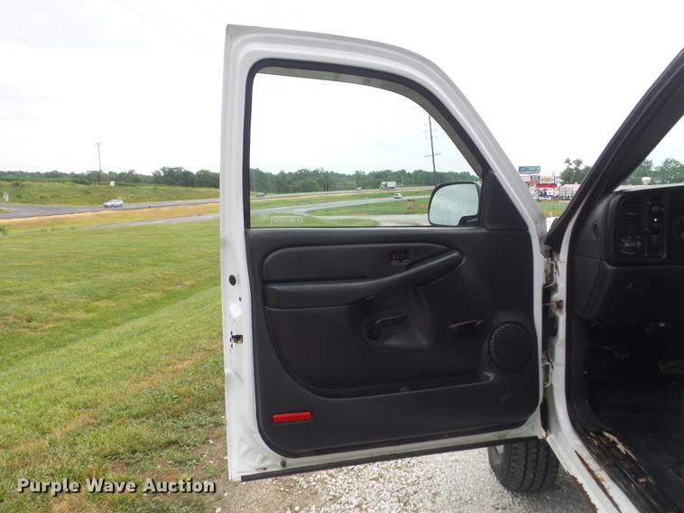 image for item DD7247 2002 Chevrolet Silverado 2500HD pickup truck