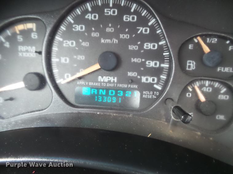 image for item DD7247 2002 Chevrolet Silverado 2500HD pickup truck