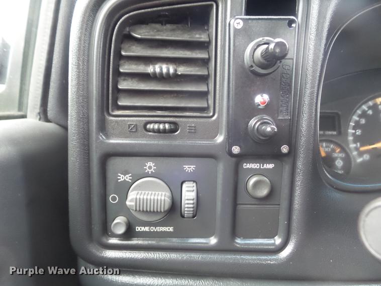 image for item DD7247 2002 Chevrolet Silverado 2500HD pickup truck