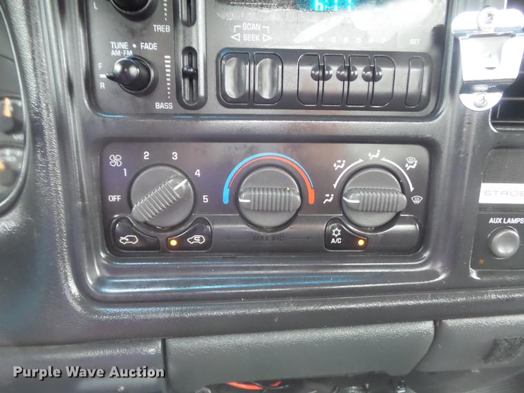 image for item DD7247 2002 Chevrolet Silverado 2500HD pickup truck