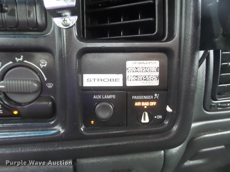 image for item DD7247 2002 Chevrolet Silverado 2500HD pickup truck