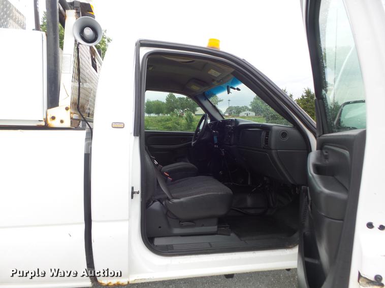 image for item DD7247 2002 Chevrolet Silverado 2500HD pickup truck