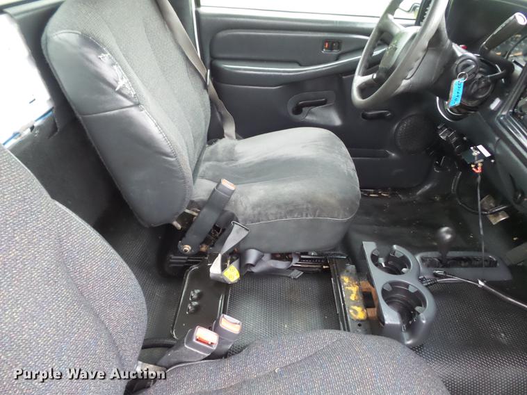 image for item DD7247 2002 Chevrolet Silverado 2500HD pickup truck