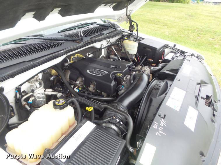 image for item DD7247 2002 Chevrolet Silverado 2500HD pickup truck