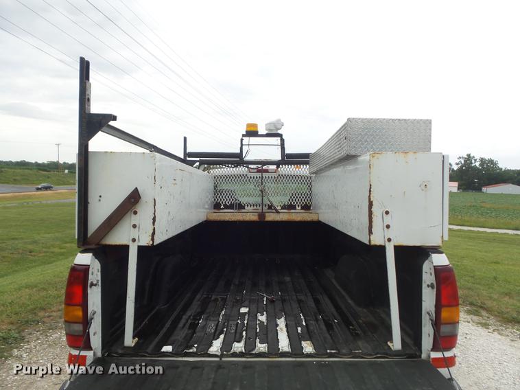 image for item DD7247 2002 Chevrolet Silverado 2500HD pickup truck