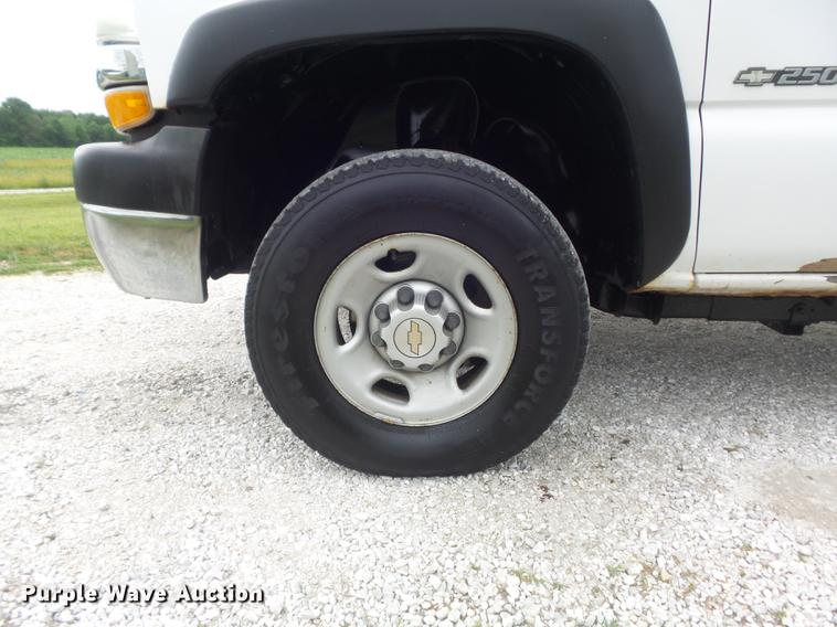 image for item DD7247 2002 Chevrolet Silverado 2500HD pickup truck