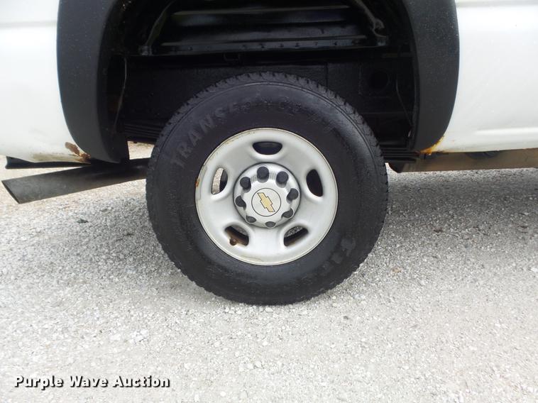 image for item DD7247 2002 Chevrolet Silverado 2500HD pickup truck