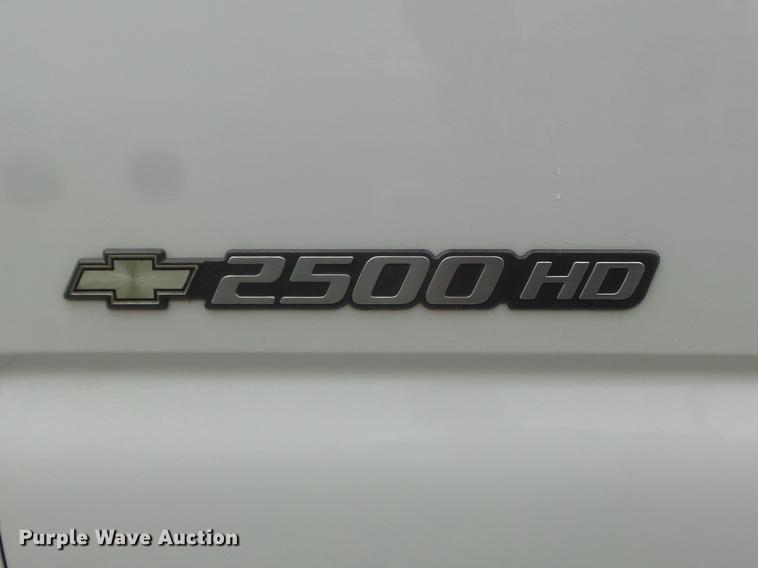 image for item DD7247 2002 Chevrolet Silverado 2500HD pickup truck