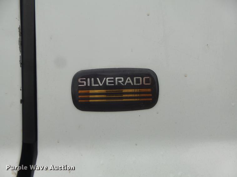 image for item DD7247 2002 Chevrolet Silverado 2500HD pickup truck