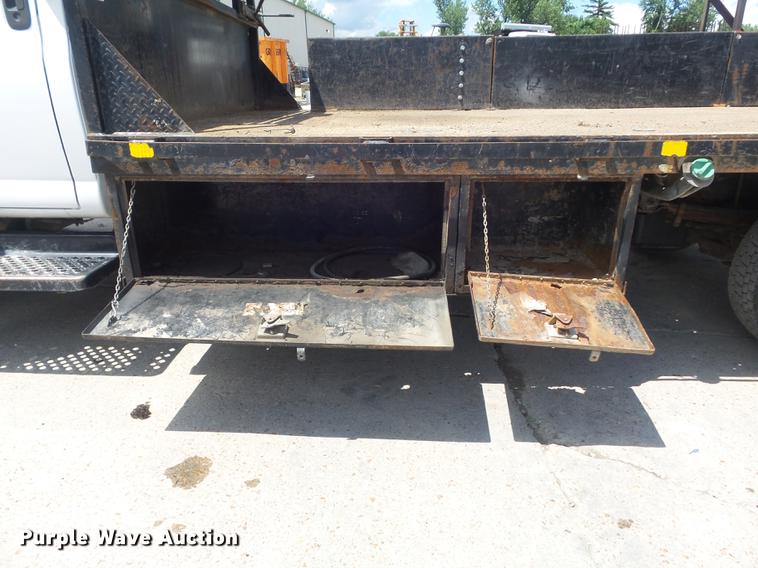 image for item DD7249 2008 GMC C5500 flatbed truck