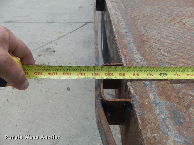 image for item DD7249 2008 GMC C5500 flatbed truck