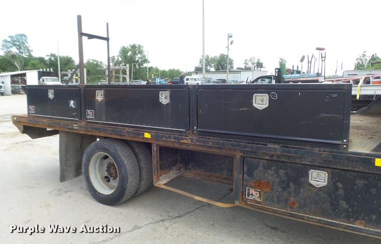 image for item DD7249 2008 GMC C5500 flatbed truck