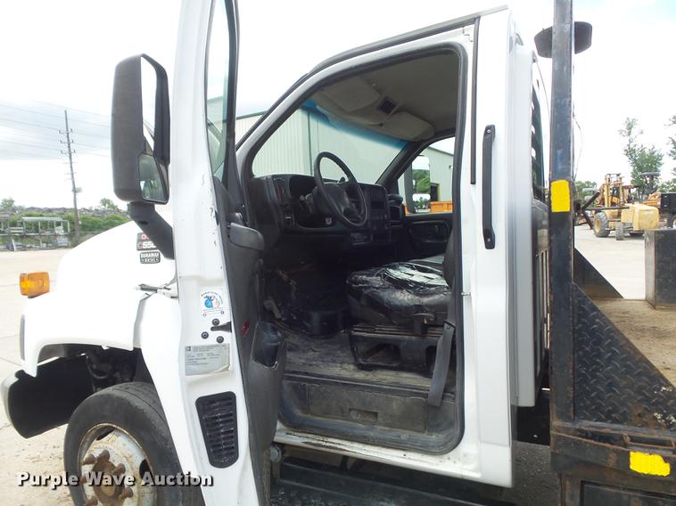 image for item DD7249 2008 GMC C5500 flatbed truck