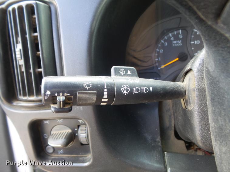 image for item DD7249 2008 GMC C5500 flatbed truck