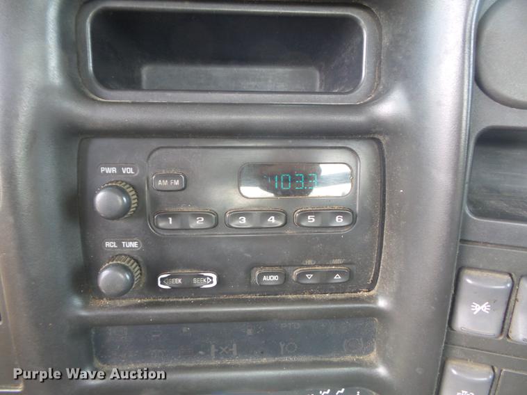 image for item DD7249 2008 GMC C5500 flatbed truck