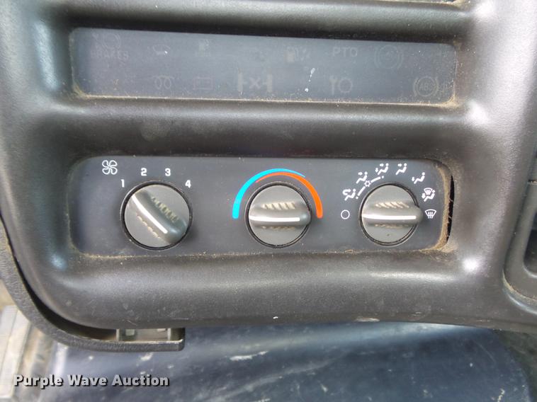 image for item DD7249 2008 GMC C5500 flatbed truck