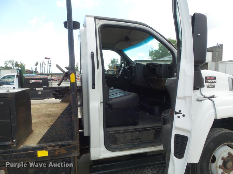 image for item DD7249 2008 GMC C5500 flatbed truck