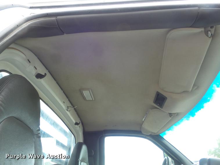 image for item DD7249 2008 GMC C5500 flatbed truck