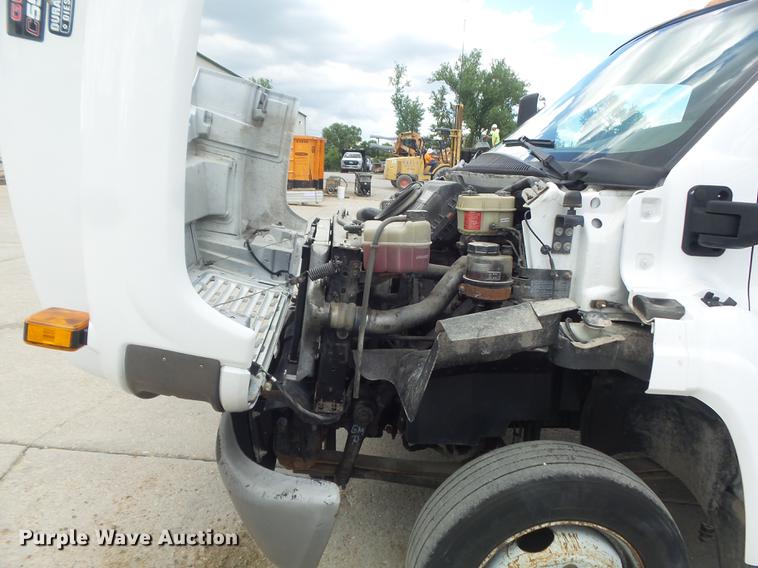 image for item DD7249 2008 GMC C5500 flatbed truck