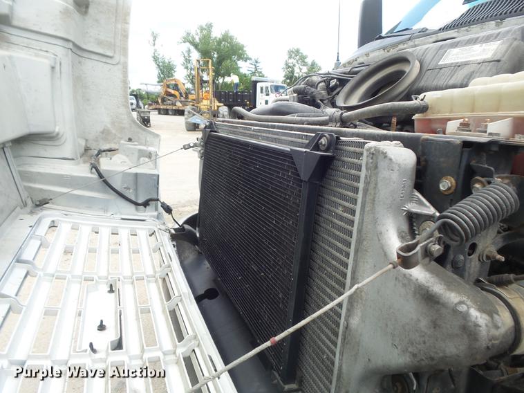 image for item DD7249 2008 GMC C5500 flatbed truck