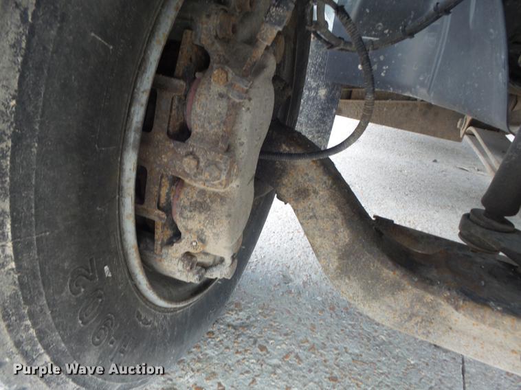 image for item DD7249 2008 GMC C5500 flatbed truck