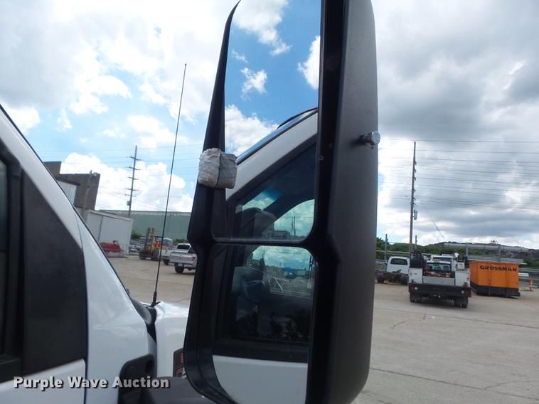 image for item DD7249 2008 GMC C5500 flatbed truck