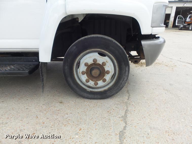 image for item DD7249 2008 GMC C5500 flatbed truck