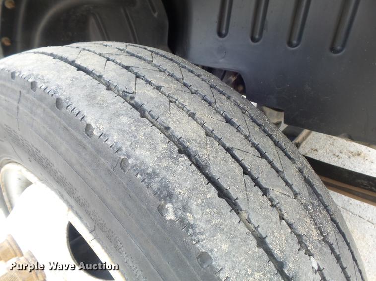 image for item DD7249 2008 GMC C5500 flatbed truck