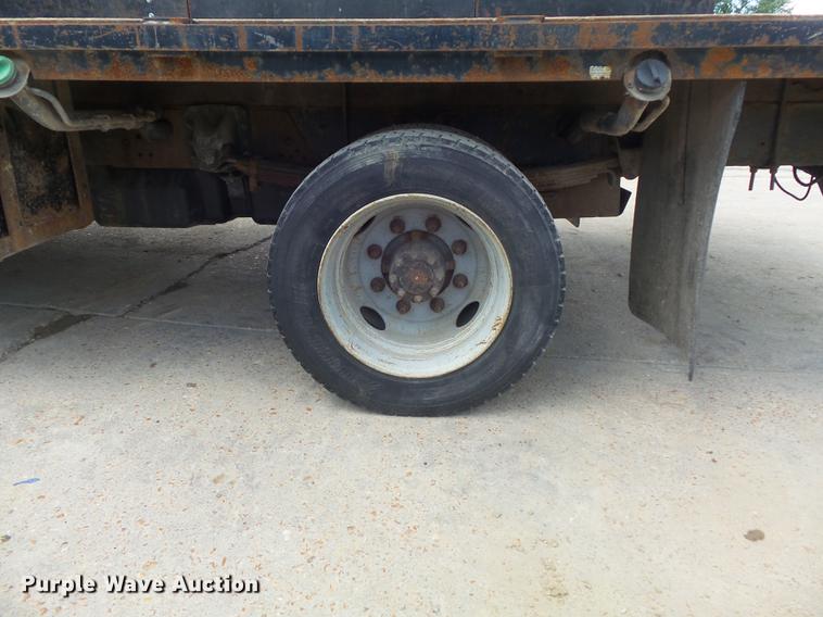 image for item DD7249 2008 GMC C5500 flatbed truck