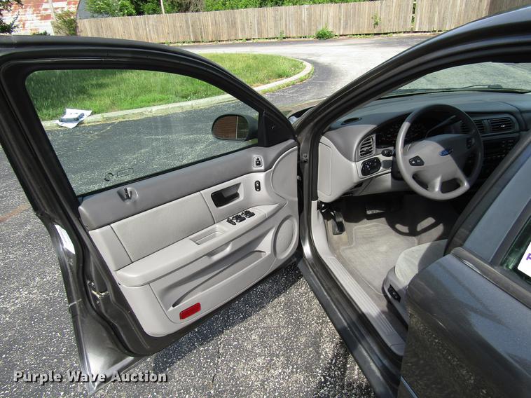 image for item DD7498 2003 Ford Taurus SES