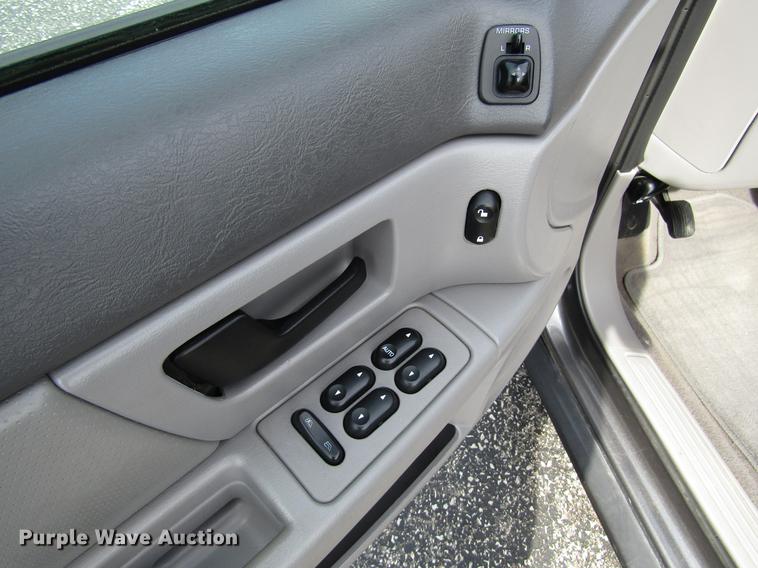 image for item DD7498 2003 Ford Taurus SES