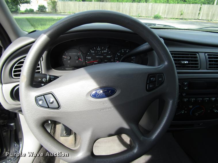 image for item DD7498 2003 Ford Taurus SES