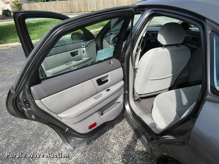 image for item DD7498 2003 Ford Taurus SES
