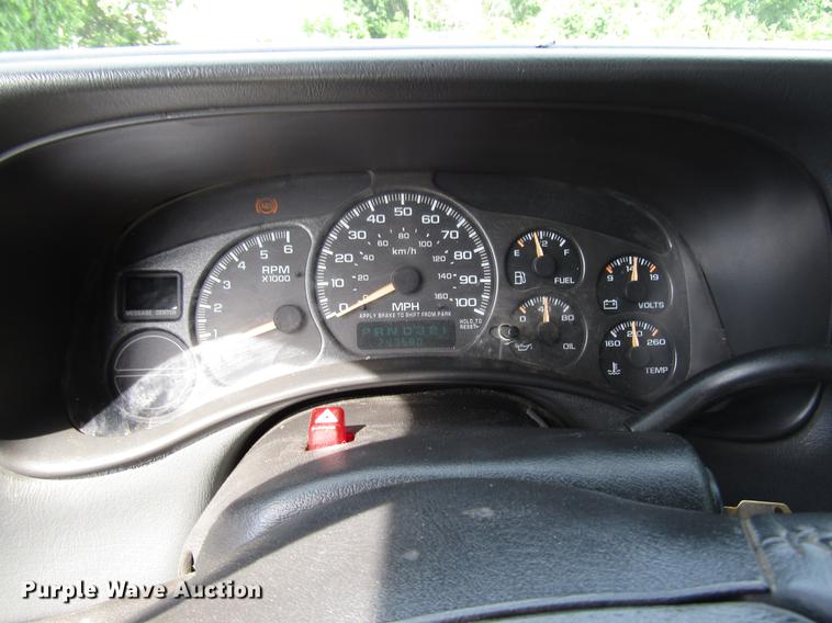 image for item DD7501 2002 Chevrolet Silverado 1500 LS Ext. Cab pickup truck