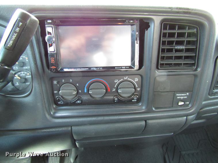 image for item DD7501 2002 Chevrolet Silverado 1500 LS Ext. Cab pickup truck