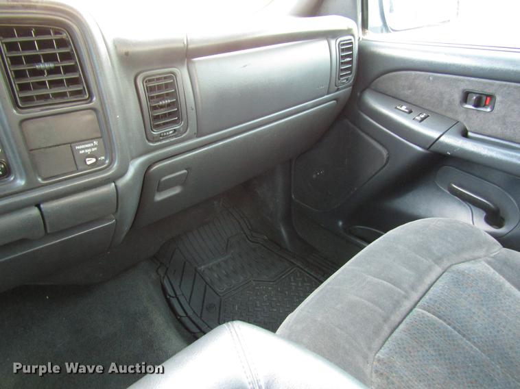 image for item DD7501 2002 Chevrolet Silverado 1500 LS Ext. Cab pickup truck