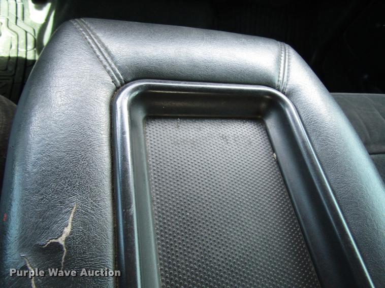 image for item DD7501 2002 Chevrolet Silverado 1500 LS Ext. Cab pickup truck