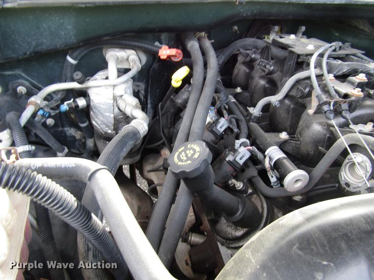 image for item DD7501 2002 Chevrolet Silverado 1500 LS Ext. Cab pickup truck