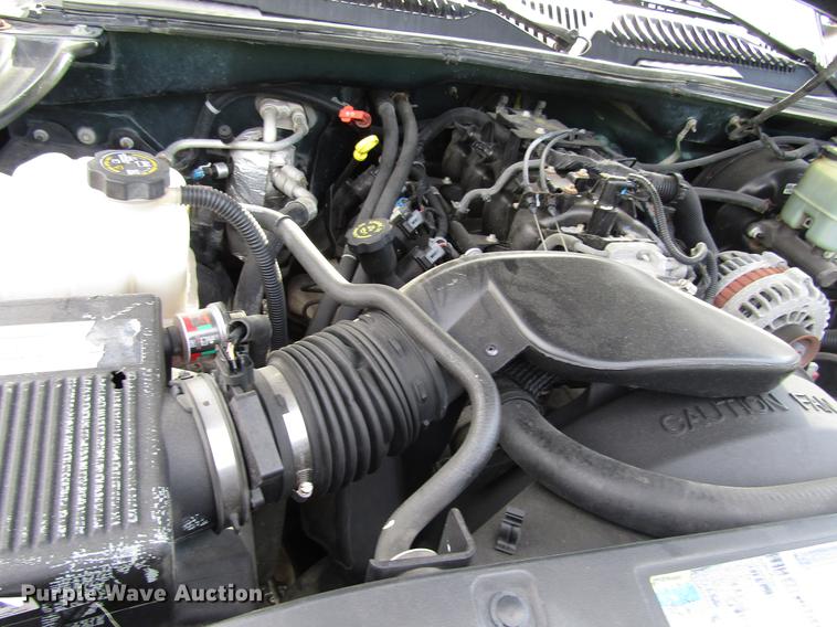 image for item DD7501 2002 Chevrolet Silverado 1500 LS Ext. Cab pickup truck