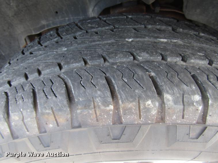 image for item DD7501 2002 Chevrolet Silverado 1500 LS Ext. Cab pickup truck